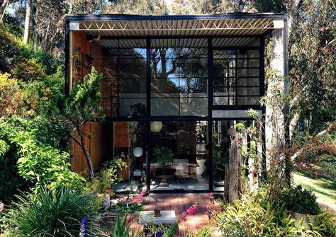 Case Study House 8: Eames House Revels in Authenticity and Honesty House In California, Case Study House, Concrete Retaining Walls, Eames House, Case Study Houses, Charles And Ray Eames, Home Remodeling Diy, Architecture Magazines, House No