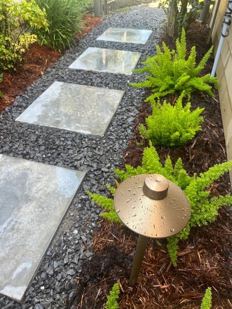 stone paver gravel walkway - Google Search Country Garden Ideas, Front Yard Walkway, Gravel Walkway, Gravel Pathway, Outdoor Makeover, Yard Landscape, Stone Pathway, Rustic Retreat, Side Yard