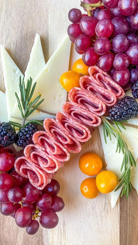 Another salami fold to try for your NYE boards💫✨⭐️ • • • • • • • • • #salamiriver #salami #salamifold #charcuterieboard #charcuterie… | Instagram Charcuterie Board Display, Meat Cheese Platters, Charcuterie Board Meats, Charcuterie Meats, Meat Platter, Charcuterie Inspiration, Charcuterie Platter, Charcuterie Cheese, Charcuterie And Cheese Board