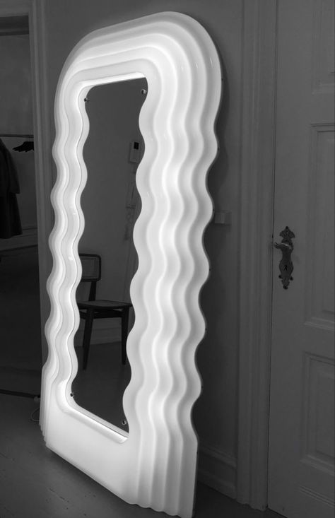 Eternity Modern Ultrafragola Mirror, Squiggle Mirror, Mexican Bar, Simple Cafe, Wavy Mirror, Mirror Inspiration, New Home Buyer, Luxury Room Bedroom, Cafe Ideas