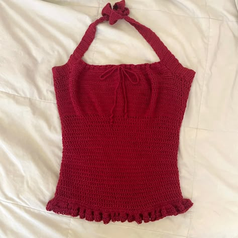 Crochet Top Ruffle, Cute Crochet Summer Tops, Red Things To Crochet, Red Crochet Projects, Red Crochet Ideas, Summer Tops Crochet, Halter Crochet Top, Crochet Tops Summer, Crochet For Summer