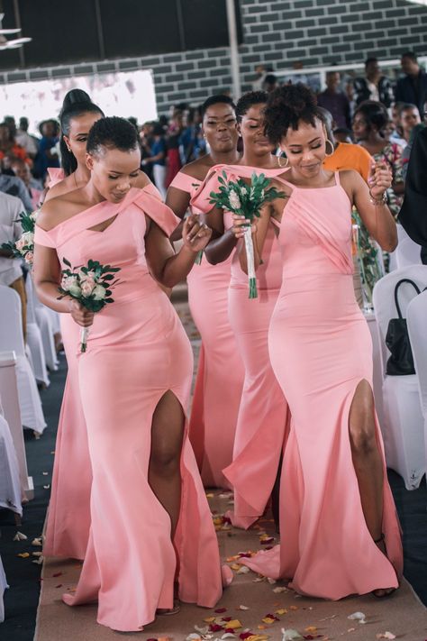 Lilac Bridesmaid Dresses Black Women, Bridesmaids Styles, Nigerian Wedding Dresses Traditional, African Aesthetic, African Bridesmaids, Bridesmaid Outfits, Peach Bridesmaid Dresses, Black Hair Video, African Bridesmaid Dresses