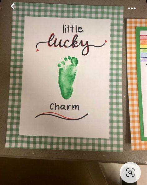 Lavender Classroom, St Patrick's Day Crafts For Toddlers, Baby Footprint Crafts, Sant Patrick, March Art, Baby Art Crafts, Shamrock Art, Infant Art, Baby Footprint Art