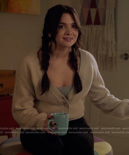 Jane’s beige cardigan on The Bold Type. Outfit Details: https://wornontv.net/226687/ #TheBoldType The Bold Type Outfits, Movie Fashion Inspiration, Jane Sloan, Jane Outfits, Winter Office Outfits, Type Outfit, Katie Stevens, The Bold Type, Winter Office