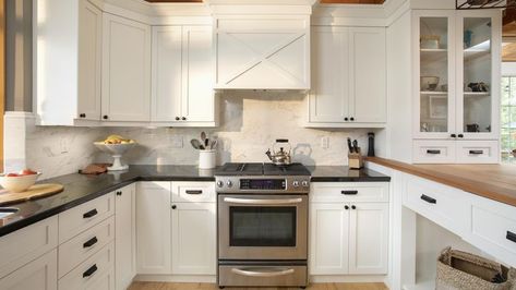 Make a tiny kitchen feel larger with these quick tips. Used Kitchen Cabinets, Kitchen Cabinets For Sale, Cheap Kitchen Cabinets, Kitchen Showroom, Cheap Kitchen, Kitchen Cleaning Hacks, Diy Kitchen Cabinets, Cabinets For Sale, Kitchen On A Budget