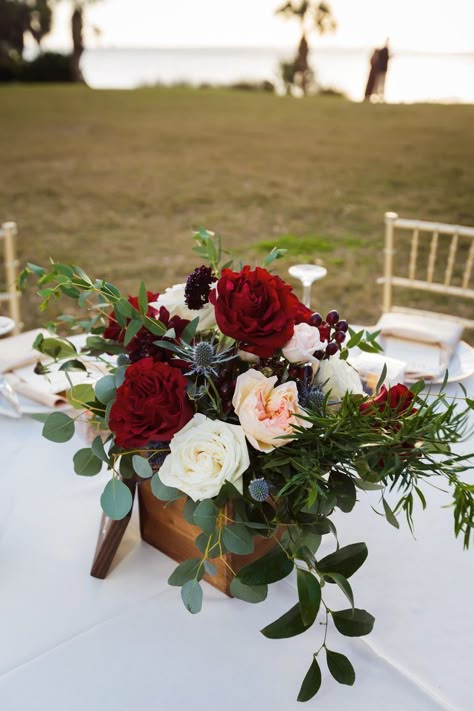 Burgundy Floral Centerpieces, Burgundy Wedding Centerpieces, Beautiful Wedding Centerpiece, Romantic Outdoor Wedding, Marsala Wedding, Wedding Floral Centerpieces, Rustic Wedding Centerpieces, Floral Centerpiece, Deco Floral