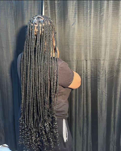 Medium Knotless Braids With Curls At End, Long Black Braids With Curls At The End, Black Braids With Curls At The End, Knotless Box Braids Curls At The End, Long Medium Knotless Braids With Curly Ends, Medium Knotless Curly Ends, Braids W Curls At The End, Small Medium Knotless Braids With Curls, Knottles Braids With Curly Ends