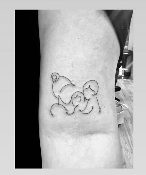 Mom Tiny Tattoo, Mum And 2 Sons Tattoo, Mommy Son Tattoo Ideas, Mother Two Sons Tattoo, Fine Line Children Tattoo, Twins Mom Tattoo, Mom Of Two Tattoo Simple, Mum Of Two Tattoo, Mom Two Kids Tattoo