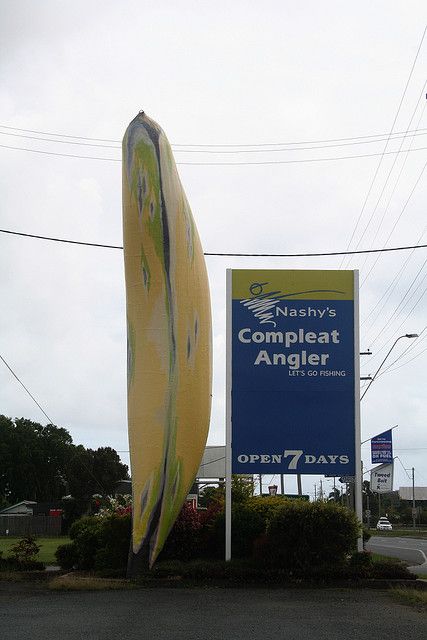 The Big Banana, North #Mackay Giant Things, Big Banana, Roadside America, Australia Queensland, Australia History, Lawn Art, Australian Travel, Airlie Beach, Giant Food