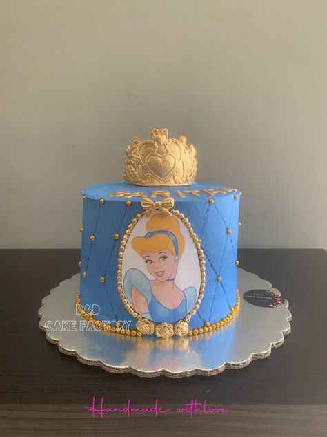 Cinderella Fondant Cake, Birthday Cake Cinderella, Cinderella Party Cake, Cinderella Cake Ideas, Cake Cinderella, Cinderella Theme Cake, Cinderella Birthday Party Decorations, Cinderella Cake Designs, Cinderella Cakes