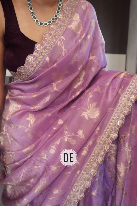 Combination Of Purple Color Dress, Purple Blouse Contrast Saree, Sarees Latest Trend, Pure Tissue Silk Saree, Best Saree Colour Combination, Lavender Saree Blouse Designs, Purple Saree Blouse Combination, Lavender Color Lehenga, Lavender Saree Contrast Blouse