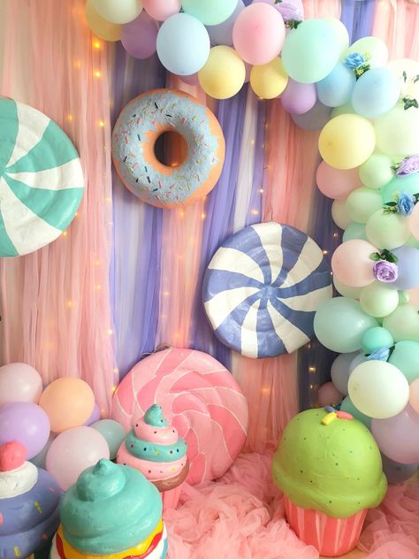 Candyland Birthday Backdrop, Candy Land Backdrop Diy, Diy Candyland Backdrop, Candy Birthday Backdrop, Candyland Backdrop Ideas, Candy Land Backdrop, Candyland Dance, Candy Backdrop, Candyland Backdrop