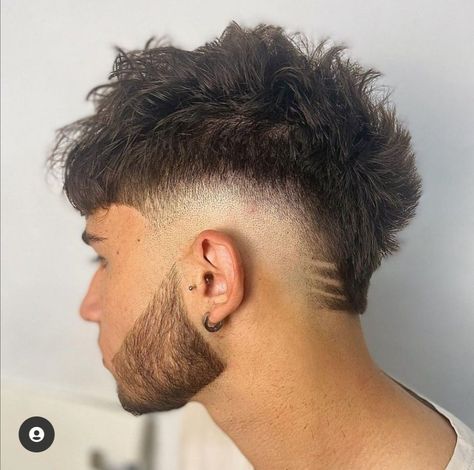 Men Haircut Mohawk, Taper Fade Short Hair, Haircut Selfie, Short Fade Haircut, Photo Hijab, Curly Hair Fade, Mens Haircuts Short Hair, Men Haircut Curly Hair, Mens Hairstyles Thick Hair