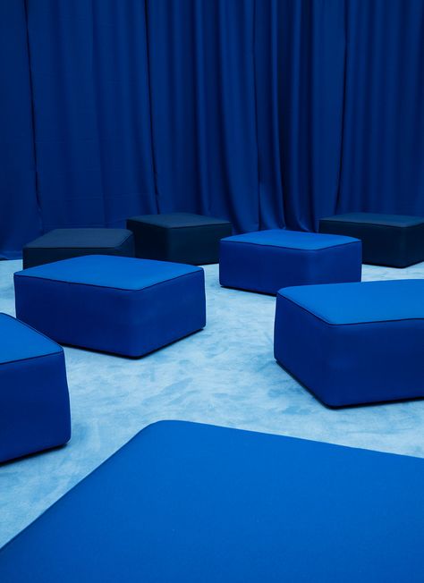 Univers bleu Copenhagen Furniture, Library Inspiration, Blue Lounge, Copenhagen Design, Blue Furniture, Square Pouf, Empty Room, Turning Point, Normann Copenhagen