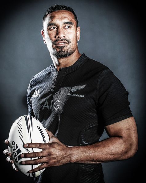 Jerome Kaino / All Blacks All Back, Rugby Memes, Rugby Photography, Nz All Blacks, Hot Rugby Players, Polynesian Men, Football Poses, All Blacks Rugby, New Zealand Rugby