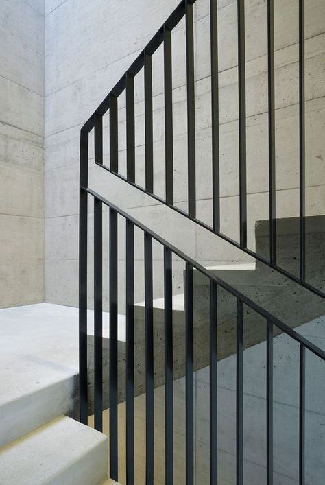 Handrail Detail, Handrail Design, Interior Staircase, Escalier Design, Stair Railing Design, Stairway Design, Stair Handrail, Staircase Railings, Modern Stairs