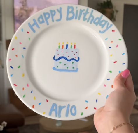 Birthday Plate Ideas For Boys, First Birthday Plate, Birthday Plate Ideas, Birthday Plates Diy, Happy Birthday Plate, Birthday Plates, Painting Pottery, Birthday Painting, Plate Ideas