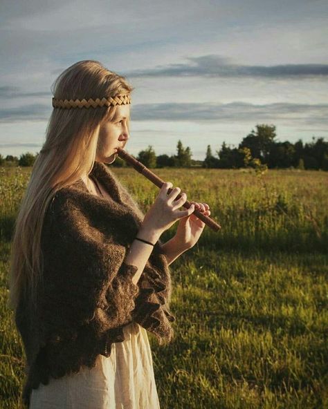 Our World en X: "https://t.co/JscWXjGKNU" / X Kinds Of Magic, Nordic Aesthetic, Slavic Folklore, Dna Results, Norse Goddess, Happiness Is Homemade, Fantasy Animals, Artistic Pictures, Natural Clothing