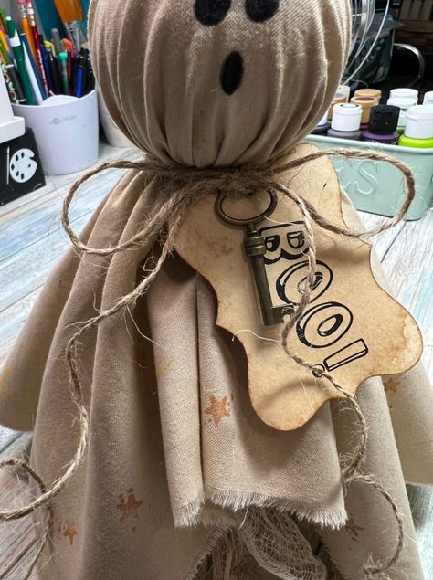 DIY Primitive Ghost - Creating Through Chaos Primitive Ghost Diy, Diy Primitive Halloween Decor, Gauze Ghosts Diy, Easy Primitive Crafts Diy, Diy Fall Crafts To Sell, Primitive Crafts Diy, Primitive Halloween Crafts, Diy Primitive Decor, Primitive Ghost