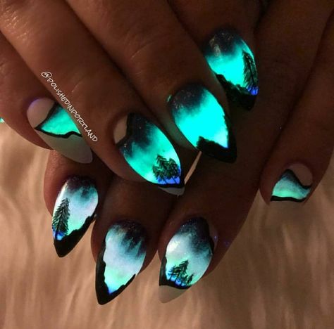 Swipe ➡️ to see these nails GLOW! @polishedinportland #nailsmagazine #glownails . . . . . #nailinspo #nailtrends #nailstyle #nailfashion… Northern Light Nails, Aurora Borealis Nails, Northern Lights Nails, Rain Nails, Lights Nails, Toenail Designs, Nails Arts, Light Nails, Glow Nails