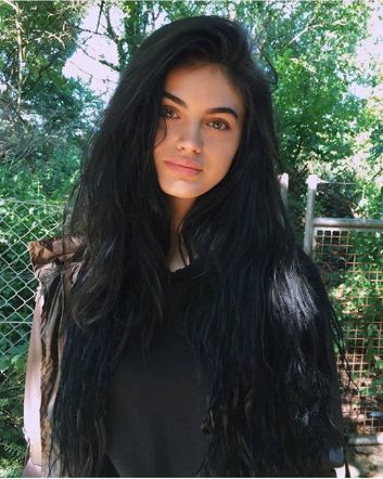 Gina Lorena, Girl Black Hair, Alissa Salls, Brown Eyes Black Hair, Black Hair Aesthetic, Black Eyebrows, Straight Black Hair, Girls Power, Jet Black Hair