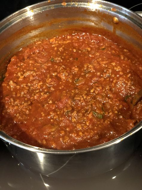 Famous Spaghetti Recipe, Can Crushed Tomatoes, Meat Sauce Recipe, Can Tomato Sauce, Sausage Parmesan, Spaghetti Meat Sauce, Sausage Spaghetti, Meat Sauce Recipes, Dried Parsley