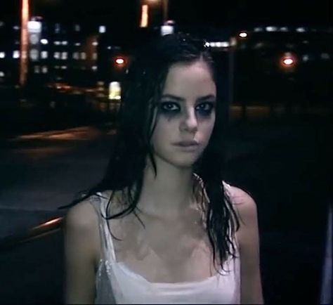 Skins Effy, Effy Skins, Effy Stonem Style, Rabastan Lestrange, Pale Grunge, Tumblr Grunge, Effy Stonem, Skin Aesthetics, Grunge Tumblr