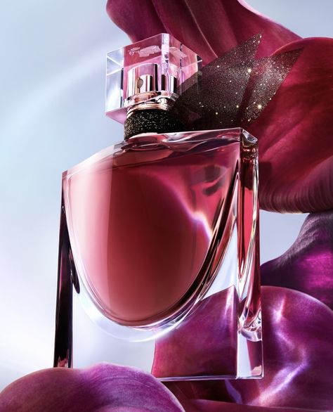 La Vie Est Belle Perfume, Parfum For Women, Vegas Outfit, Signature Scent, Body Health, Scents, Serum, Fragrance, For Women