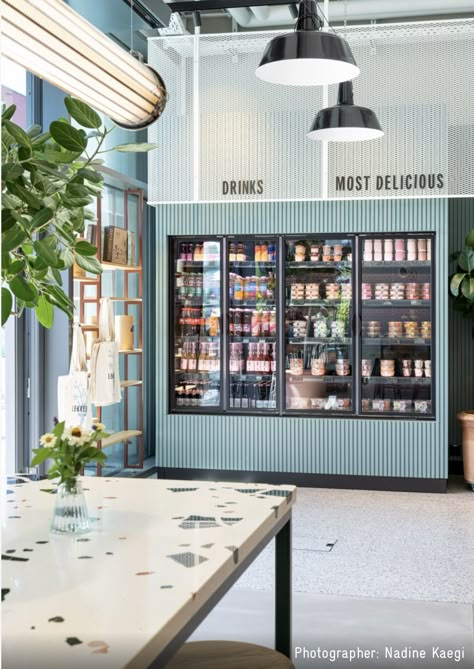 Snack Bar Interior Design, Display Fridge Design Coffee Shop, Modern Grocery Store Design, Juice Counter Design, Convenience Store Design Interiors, Mini Mart Interior Design, Snack Display Ideas, Salad Bar Design, Mini Market Design