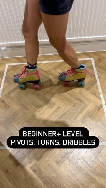 Kes | Roller Skater 🛼 Park • Jam • Derby • Quadskating on Instagram: "More skates to do in 1M squared… A bit more than beginner I think 🤔 hence “+” Moves to try are: ➡️ Toe pivots - staggered stance ➡️ Dribbles with toe pivots ➡️ C-step ➡️ Elongated C-step ➡️ Dribble with 180 toe spins ➡️ Dribble into toe spins (practising transition into spins is the start of gaining that elusive flow!) ⚠️ Remember to save for future reference ⚠️ ✨ Follow me for more 1X1M skate ideas ✨ #beginnerskater #begi Basic Roller Skating Moves, Dribbles Roller Skate, Roller Skating Exercise, Beginner Roller Skating Drills, How To Dribble On Roller Skates, Roller Skating Transitions, Roller Skating Drills, How To Roller Skate, Roller Skating Tricks