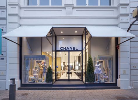 Amazing Chanel Stores That You Must Visit | Elite Traveler Istanbul Pictures, Clothing Store Displays, Shop Facade, Paris Store, Chanel Boutique, Chanel Store, Paris Shopping, Retail Store Design, Shop Window Displays