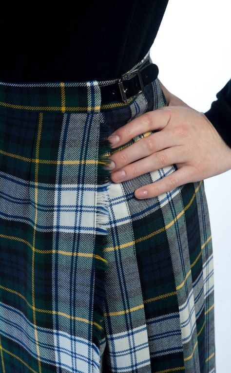 Tartan Skirt Outfit, Scottish Skirt, Black Kilt, Tartan Skirts, Kilts For Sale, Tartan Fashion, Kilt Outfits, Jr High, Womens Outfit