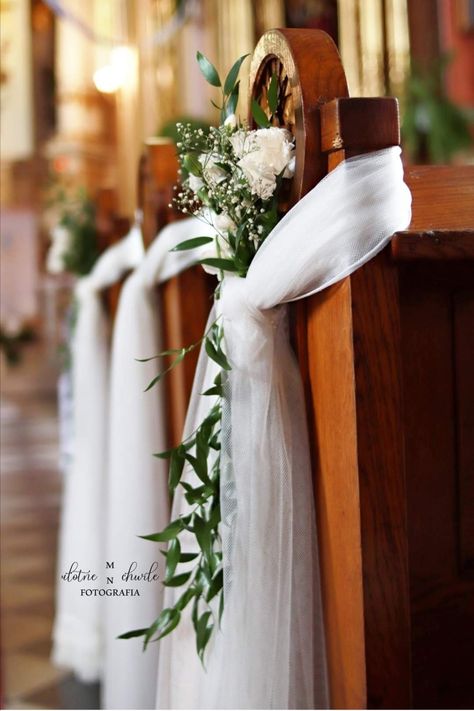 Wedding In Church Decorations, Pew Decorations Wedding Church, Simple Elegant Wedding Dress Lace Vintage Classy, Church Isle Wedding Decor Rustic, Pew Flowers For Wedding, Church Aisle Decor, Church Wedding Arch Ideas, Wedding Reception Flowers Centerpieces, Simple Church Wedding Decorations Aisle