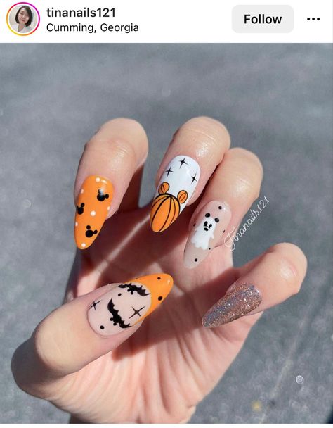 Mickey Bat Nails, Halloween Disneyland Nails, Disney Halloween Acrylic Nails, Mickey Mouse Nails Halloween, Disneyland Nail Art, Disney Halloween Nail Art, Halloween Mickey Nails, Disneyland Halloween Nails, Mickey Mouse Halloween Nails