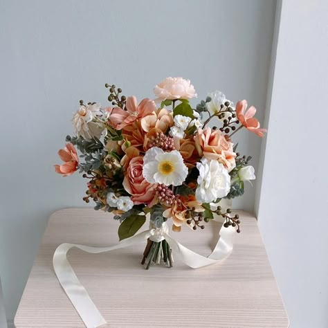 Whimsical Bridal Bouquet Fall, Peach Bouquet Wedding, Loose Bridal Bouquet, Simple Bridal Bouquet Fall, Fall Flower Arrangements Wedding, October Wedding Bouquets, September Wedding Bouquets, Small Bride Bouquets, Fall Floral Arrangements Wedding