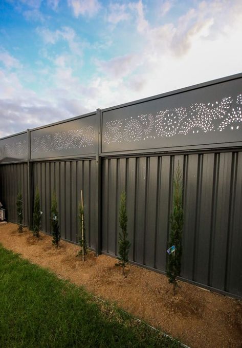 Fence Topper Ideas, Fence Toppers For Privacy, Backyard Privacy Ideas From Neighbors, Privacy Wall Ideas, Outdoor Privacy Wall, Fence Screens, Australian Garden Design, Metal Fence Panels, Trellis Fence