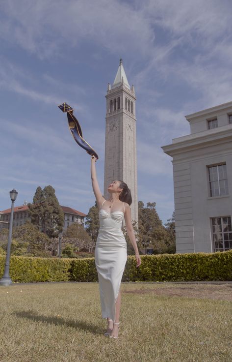 Ethereal Graduation Pictures, Iconic Graduation Photos, Berkeley Graduation Photos, Dreamy Graduation Pictures, Uc Berkeley Graduation Photos, Spring Graduation Pictures, Artsy Graduation Photos, Grad Shoot Ideas, Non Traditional Graduation Pictures