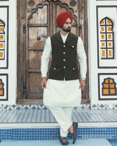 Kurta Pajama With Jacket, Kurta Pyjama With Jacket, Embroidery Fashion Detail, Half Jacket, Shirts Style, Mens Kurta Designs, Mens Kurta, Kurta Pyjama, Mens Casual Dress Outfits