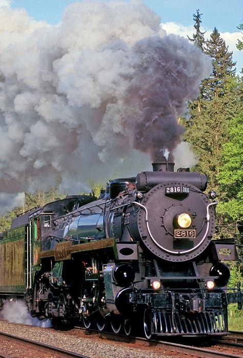 Coal Train, Old Steam Train, Steampunk Aesthetic, Railroad Art, Steam Engine Trains, Choo Choo Train, Railroad Photography, Railroad Photos, Train Photography