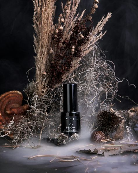 🧹 BESOM ✨ Fragrant Enchantment & Eau de Parfum; a bewitching, aromatic, fall sun-drenched hay perfume with a brittle rose heart and rich wood & earth base. Notes: bergamot · hay · scotch broom · truffle · oakwood · clary sage · rosewood accord Whether in preparation for the thinning of the veil or a convivial harvest gathering, the task of sweeping one’s abode before the arrival of esteemed guests is always good form — and what better to get the job done than the besom, humble cousin to the... Essential Oil Extraction, Herb Shop, Botanical Perfume, Bulk Herbs, Grunge Outfit, Herbal Tinctures, Rose Perfume, Rose Heart, Perfume Making