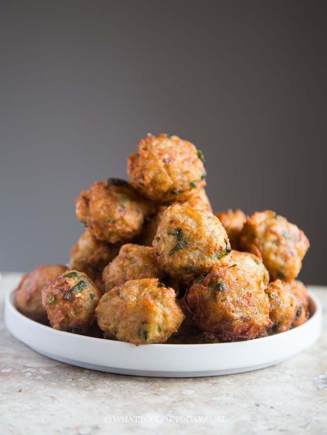 Fried Radish/Daikon Meatballs Fried Meatballs, Mince Recipes, Meat Pie, Cooking Wine, Oyster Sauce, Freezer Friendly, Meatball Recipes, Ground Pork, Dim Sum