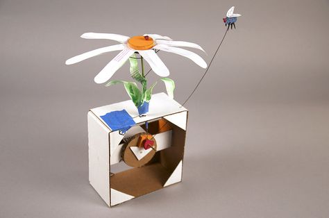 Cardboard Automata Diy, Cardboard Automata, Moving Sculpture, Makers Space, Kinetic Toys, Projects School, Stem Projects For Kids, Mechanical Projects, Cardboard Sculpture