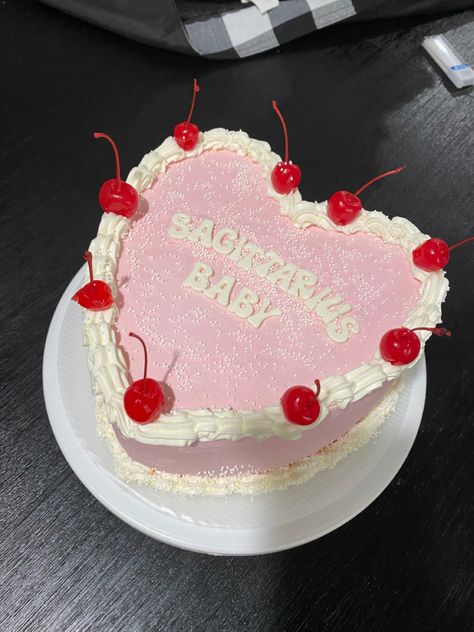 Heart cake trendy Funny Heart Cake, Heart Cake Inspo Aesthetic, Pretty Heart Cakes, Bday Cake Inspo Aesthetic, Trendy Heart Cake, Sagittarius Heart Cake, Sag Szn Cake, Pink Heart Cake Aesthetic, Heart Aesthetic Cake