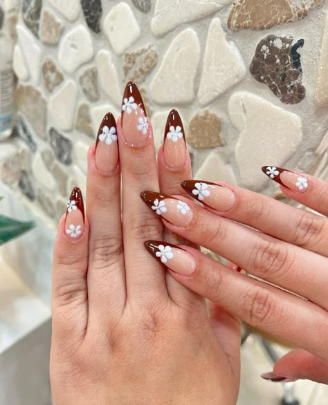 Nail Art Designs Brown, Cute Brown Nails, Nail Beige, Brown Nail Art, Beige Nails, Almond Acrylic Nails, Acrylic Nails Coffin Short, Brown Nails, Classy Nails