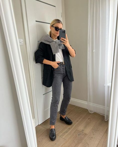 Ysl Loafers Outfit, Zara Loafers Outfit, Loafer Jeans Outfit, Grey Levis Jeans Outfit, Loafers And Jeans, Levi Jeans Outfit, Hm Jeans, Zara Loafers, Outfits Minimal