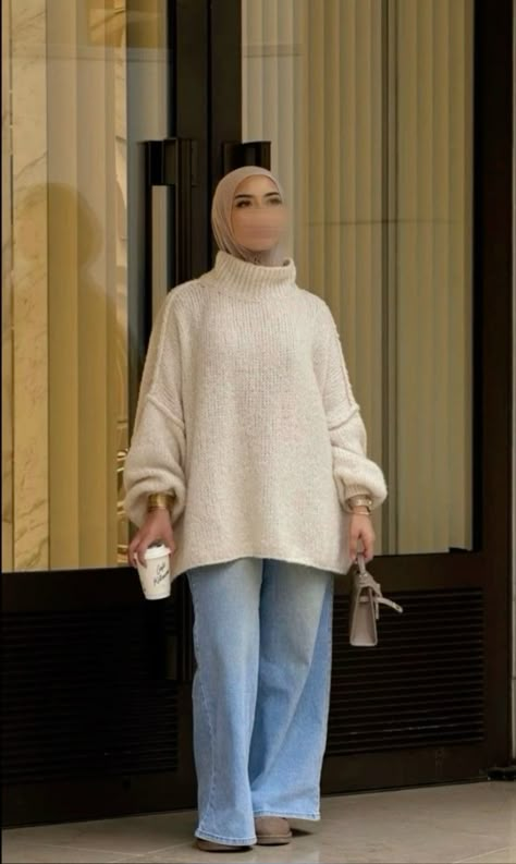 Hijabi Casual Outfits Chic, Cute Hijabi Outfits Winter, Turtle Neck Hijab Outfit, Hijabi Neutral Outfits, Hijabi Minimalist Style, Hijab With Turtleneck, Modest Outfits For Winter, Hijabi Sweater Outfit, Everyday Outfits Modest