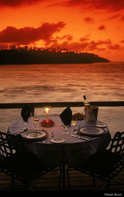 Dinner at sunset in Fiji Sunrise Date, Honey Moon Ideas, Date Vibes, Water Spouts, Clouds Lightning, Sunset Dinner, Beach Dining, Beach Dinner, Cheap Food