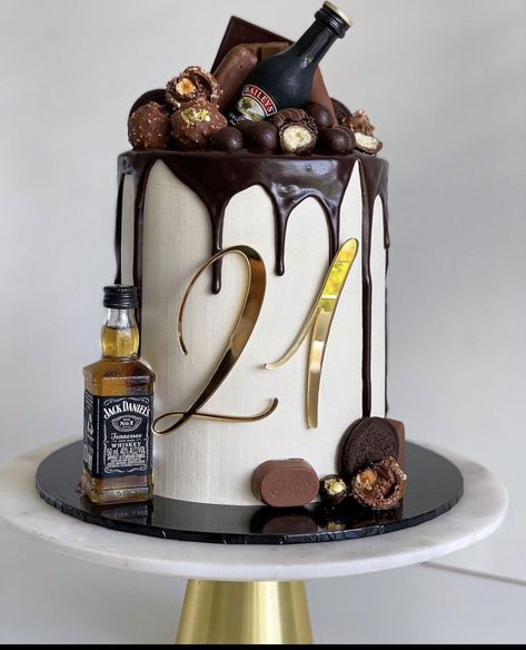 Alcohol Infused Desserts, Birthday Cakes For Guys, 21st Birthday Cake For Guys, Cakes For Guys, Infused Desserts, Drip Cake Ideas, Birthday Attire, Father's Day Design, 21st Cake