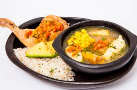 😍  👩‍🍳 RECETA DE SANCOCHO DE GALLINA El sancocho de gallina o sancocho de pollo tiene diferentes formas de preparar dependiendo la región que se visite, pero el resultado es igual de delicioso. Así que anímate a s... 🇨🇴 Sancocho Colombiano, Guacamole