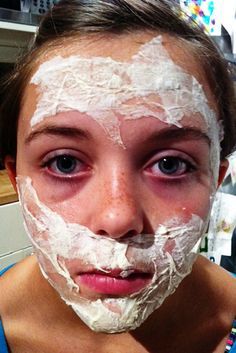 Use 1-ply toilet paper and a ton of foundation to create zombie makeup Zombie Makeup Tutorials, Zombie Make Up, Zombie Prom, Zombie Walk, Special Fx Makeup, Zombie Party, Zombie Costume, Zombie Makeup, Halloween Tattoo